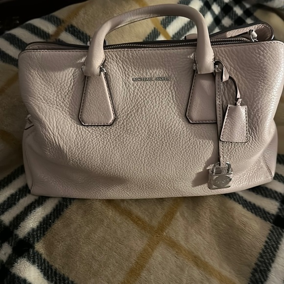Michael Kors Handbags - Michael Kors Handbag EUC